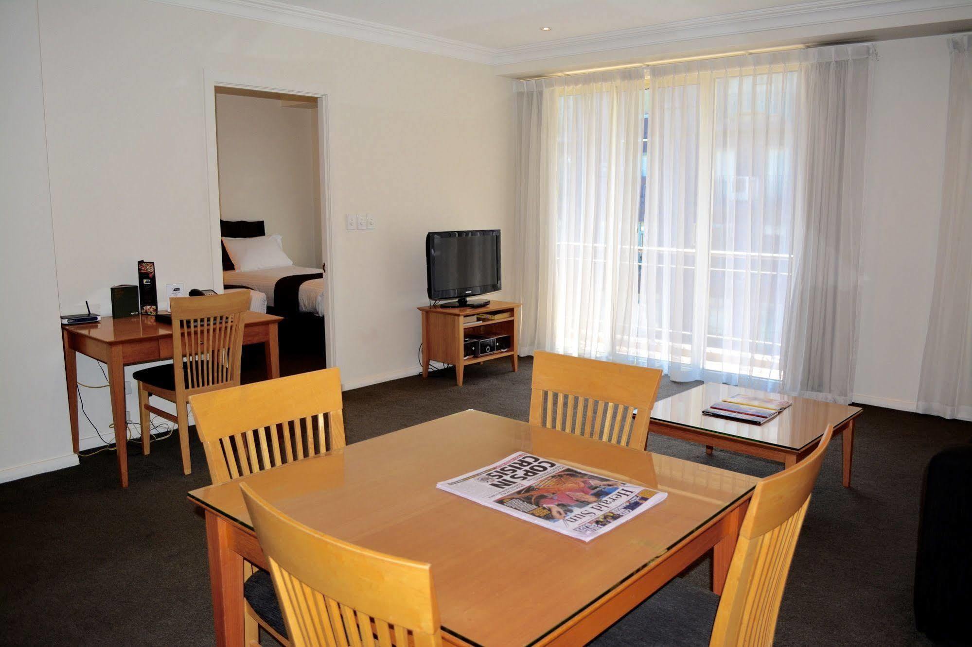 South Yarra Central Apartment Hotel Мельбурн Екстер'єр фото